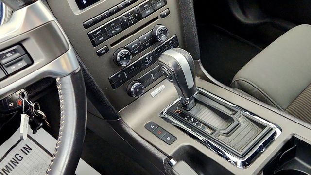 2014 Ford Mustang 2dr Convertible V6 w/ Equipment Group 102A - 23020946 - 16