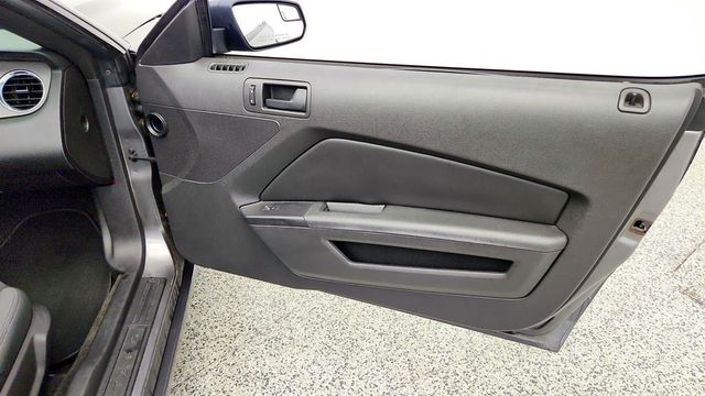 2014 Ford Mustang 2dr Convertible V6 w/ Equipment Group 102A - 23020946 - 23