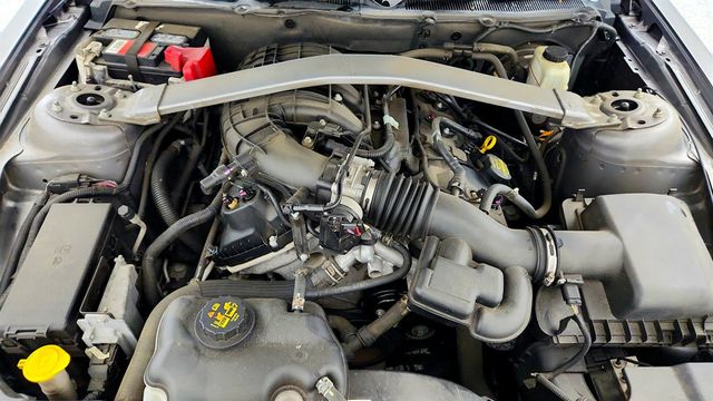 2014 Ford Mustang 2dr Convertible V6 w/ Equipment Group 102A - 23020946 - 24