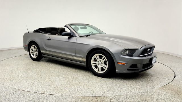 2014 Ford Mustang 2dr Convertible V6 w/ Equipment Group 102A - 23020946 - 2