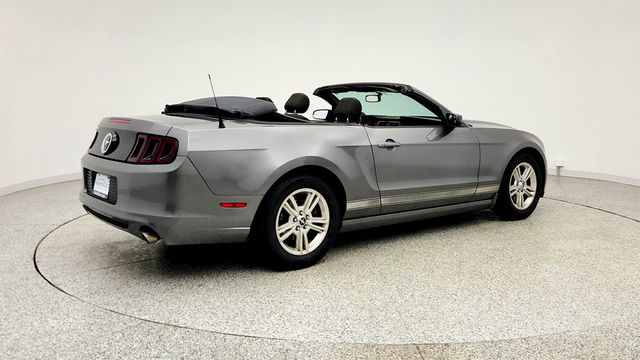 2014 Ford Mustang 2dr Convertible V6 w/ Equipment Group 102A - 23020946 - 4