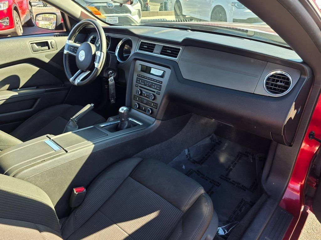 2014 Ford Mustang 2dr Coupe GT - 22936390 - 8