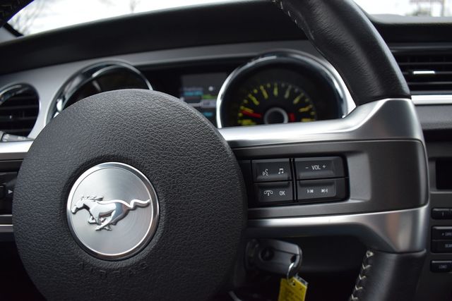 2014 Ford Mustang 2dr Coupe V6 - 23001669 - 7