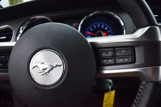 2014 Ford Mustang 2dr Coupe V6 - 23086496 - 12