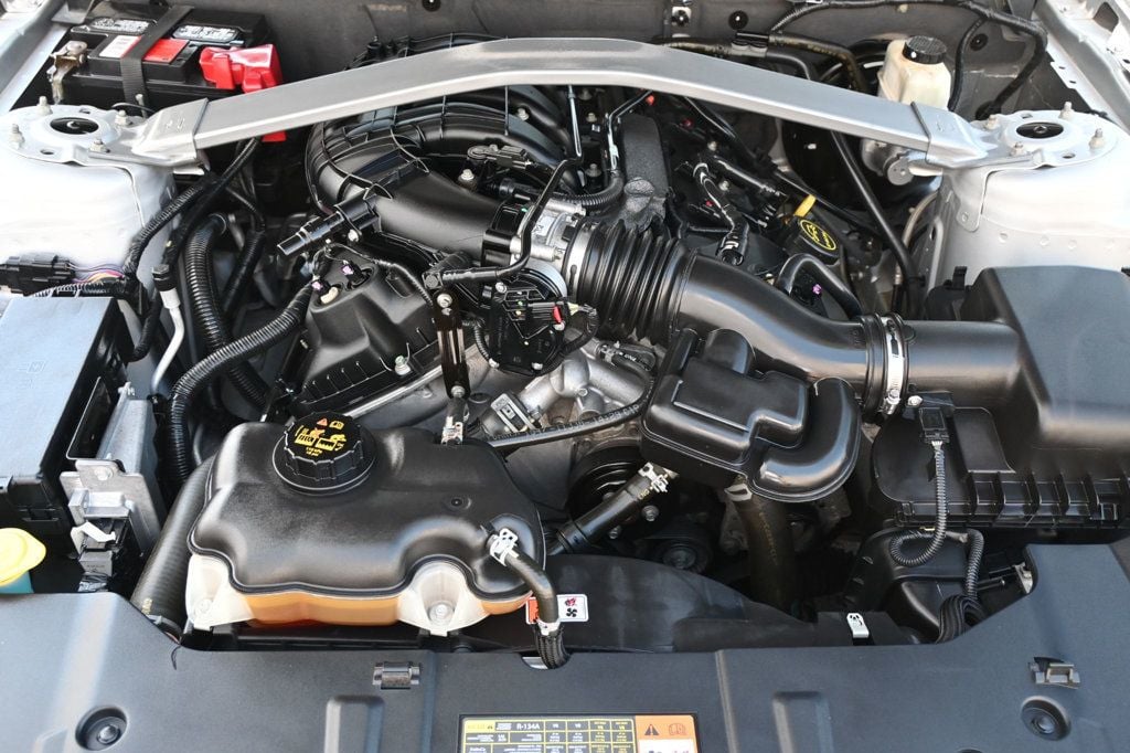 Ford Mustang photo 18