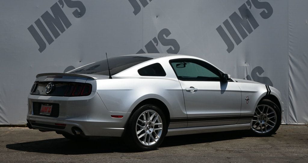 Ford Mustang photo 5