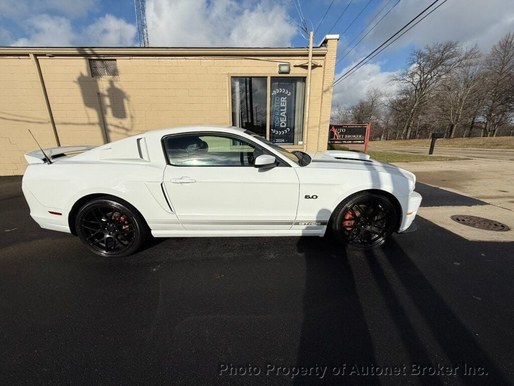 2014 Ford Mustang GT photo 32