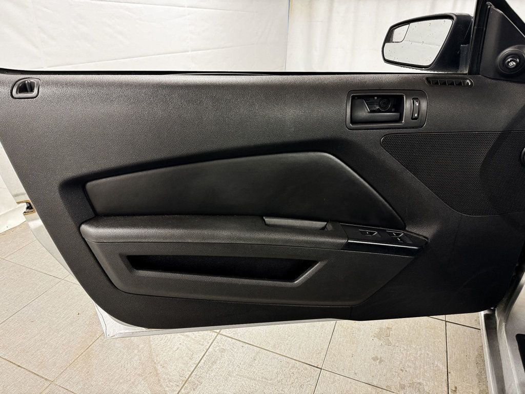 2014 Ford Mustang CONVERTIBLE - 22962108 - 15