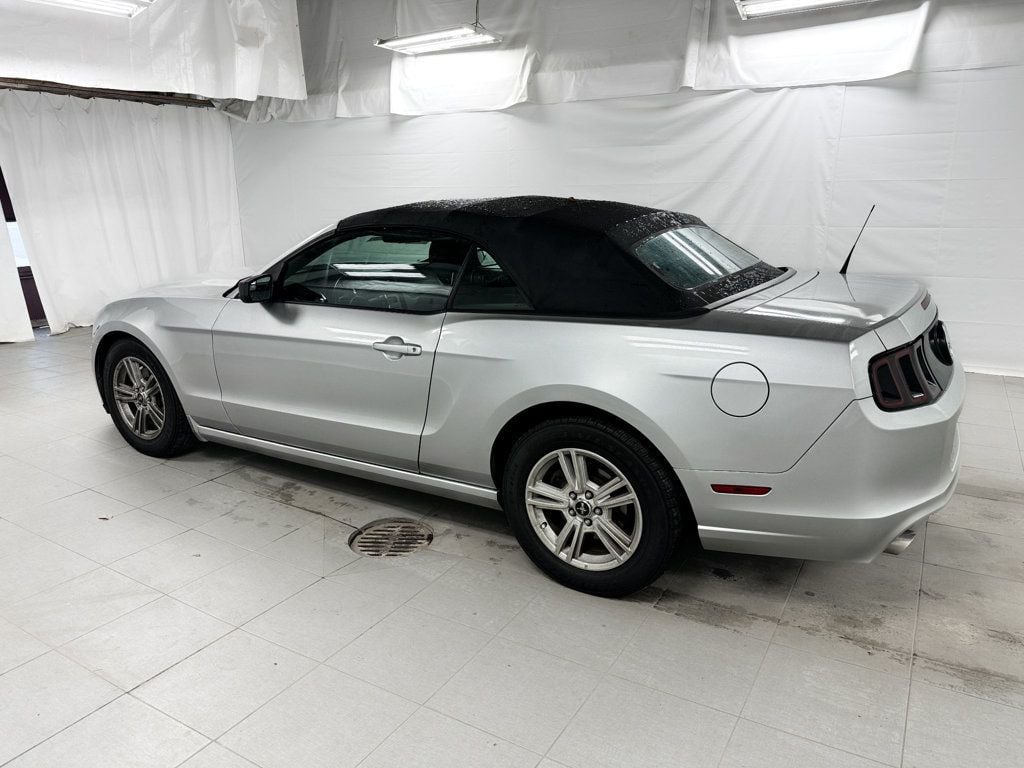 2014 Ford Mustang CONVERTIBLE - 22962108 - 3