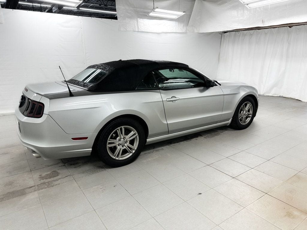 2014 Ford Mustang CONVERTIBLE - 22962108 - 7
