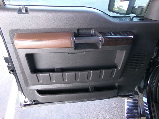 2014 Ford Super Duty F-250 SRW 4WD Crew Cab 156" Platinum - 22996782 - 10