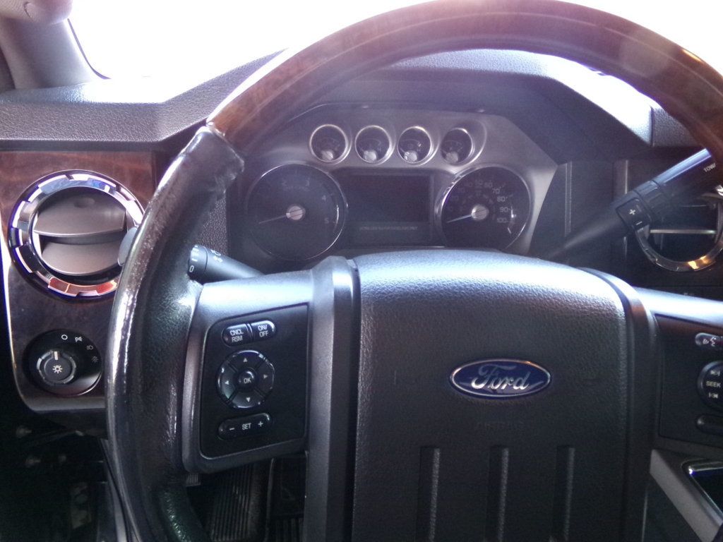 2014 Ford Super Duty F-250 SRW 4WD Crew Cab 156" Platinum - 22996782 - 11