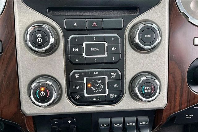 2014 Ford Super Duty F-250 SRW Lariat - 22959361 - 26