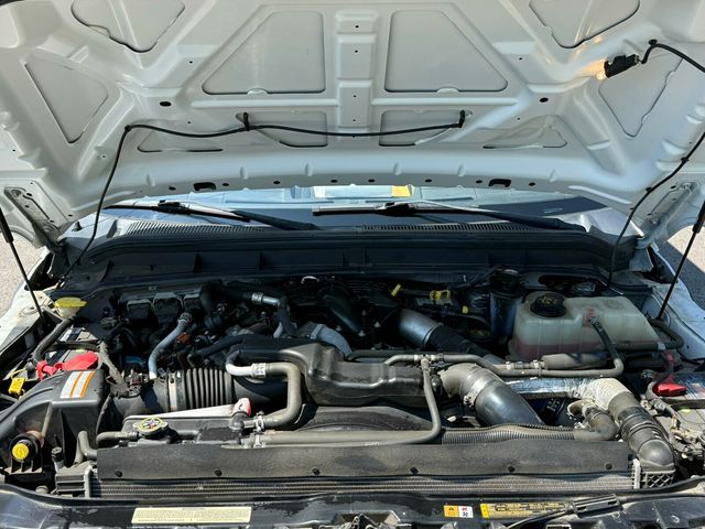 2014 Ford Super Duty F-450 DRW Cab-Chassis 4x4, 16 Passenger, Package Shelves, Carpeted Luggage Compartment - 23035823 - 13
