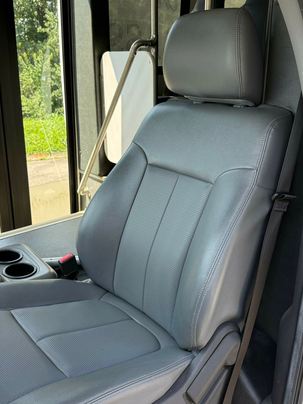 2014 Ford Super Duty F-450 DRW Cab-Chassis 4x4, 16 Passenger, Package Shelves, Carpeted Luggage Compartment - 23035823 - 16