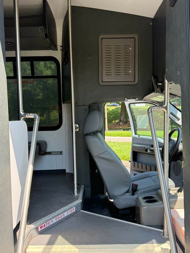 2014 Ford Super Duty F-450 DRW Cab-Chassis 4x4, 16 Passenger, Package Shelves, Carpeted Luggage Compartment - 23035823 - 20
