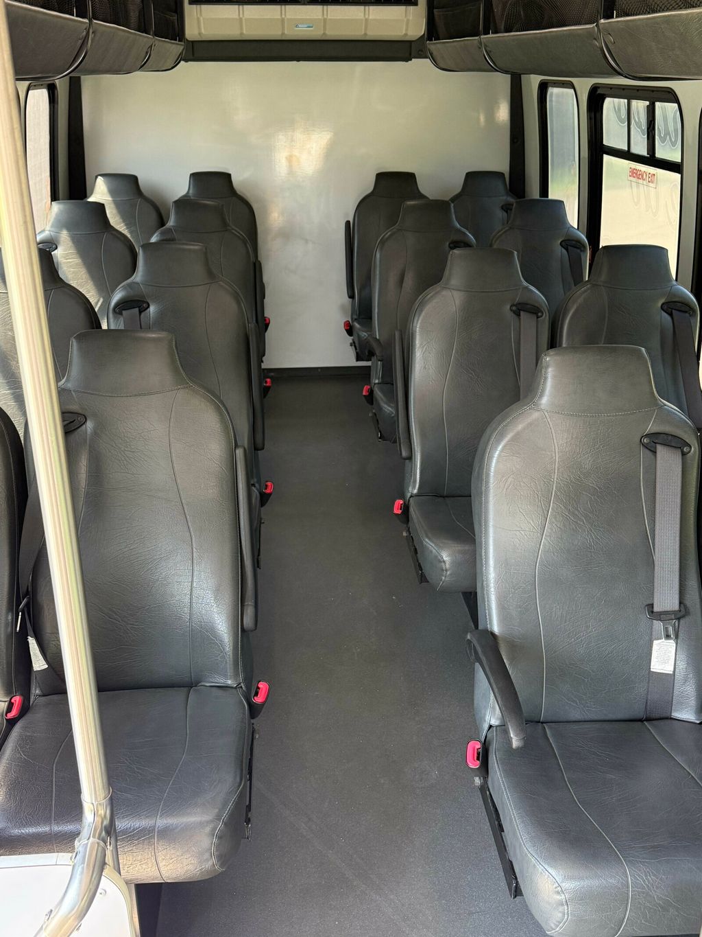 2014 Ford Super Duty F-450 DRW Cab-Chassis 4x4, 16 Passenger, Package Shelves, Carpeted Luggage Compartment - 23035823 - 24