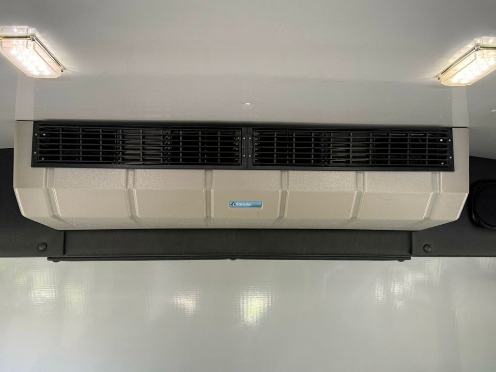 2014 Ford Super Duty F-450 DRW Cab-Chassis 4x4, 16 Passenger, Package Shelves, Carpeted Luggage Compartment - 23035823 - 28