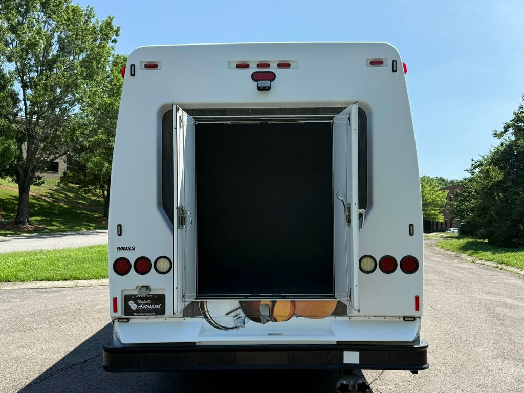 2014 Ford Super Duty F-450 DRW Cab-Chassis 4x4, 16 Passenger, Package Shelves, Carpeted Luggage Compartment - 23035823 - 35