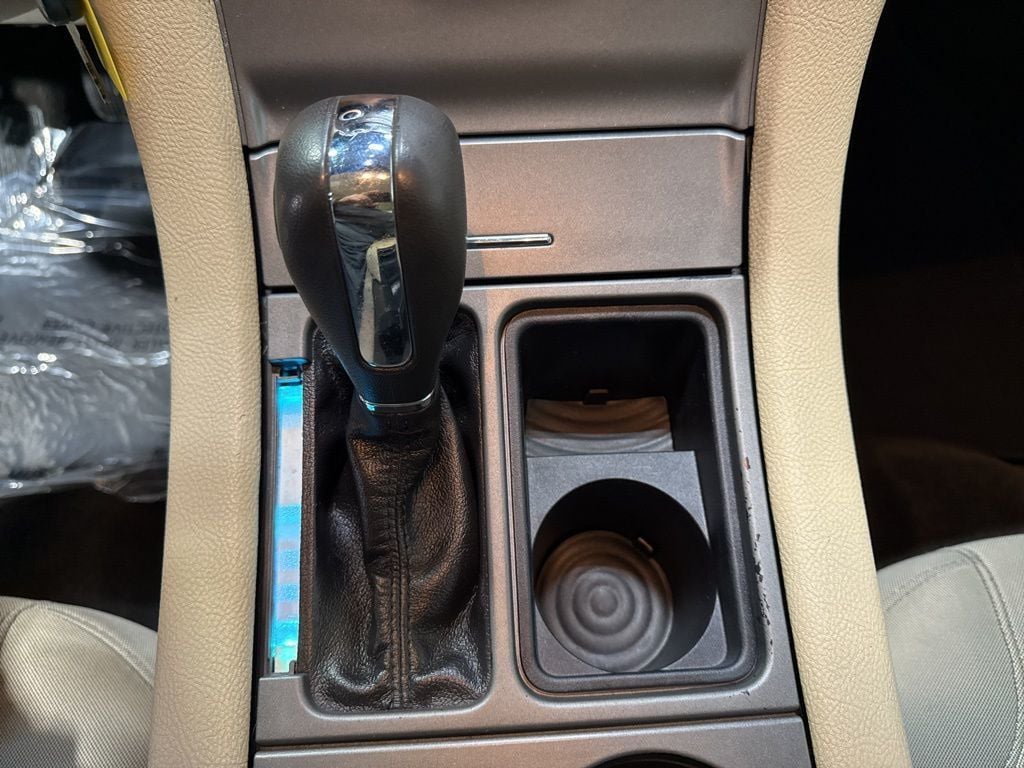 2014 Ford Taurus 4dr Sedan SE FWD - 22967678 - 19