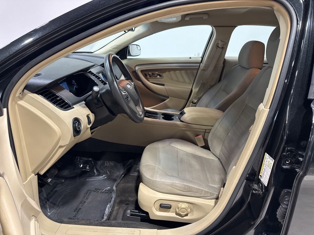 2014 Ford Taurus 4dr Sedan SE FWD - 22967678 - 20