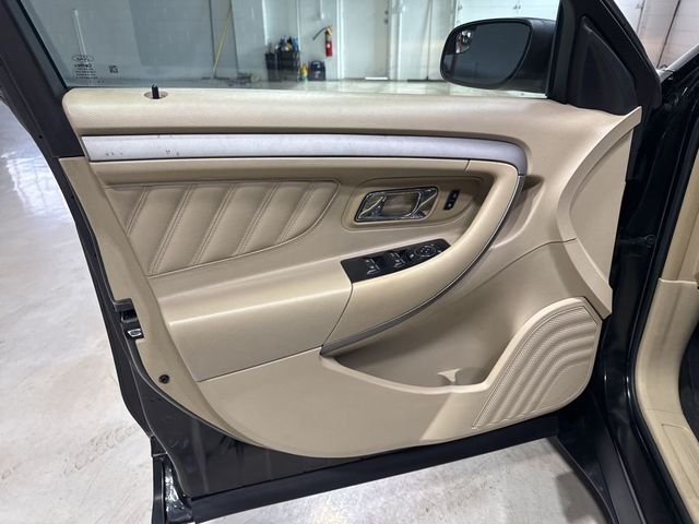 2014 Ford Taurus 4dr Sedan SE FWD - 22967678 - 25