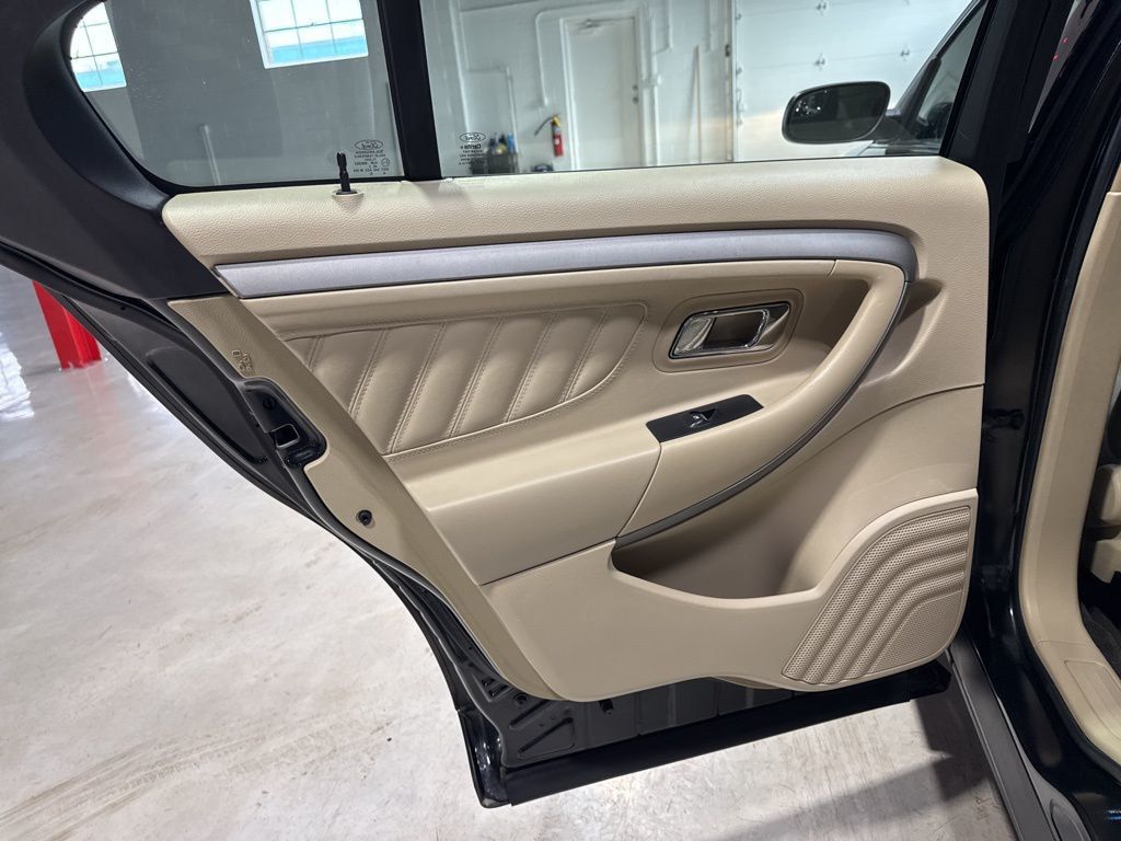 2014 Ford Taurus 4dr Sedan SE FWD - 22967678 - 30