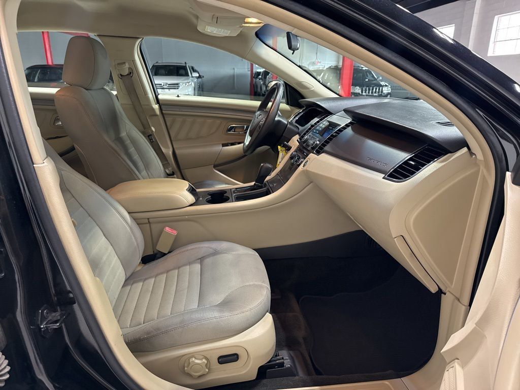 2014 Ford Taurus 4dr Sedan SE FWD - 22967678 - 34