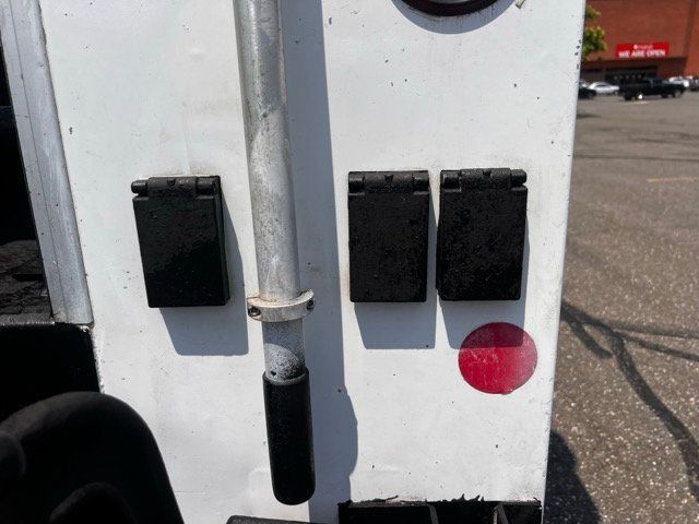 2014 Freightliner M2106 ENCLOSED UTILITY SERVICE TRUCK NON CDL COMPRESSOR AND GENERATOR - 22401975 - 40