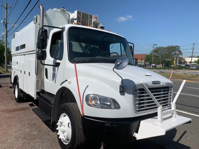 2014 Freightliner M2106 ENCLOSED UTILITY SERVICE TRUCK NON CDL COMPRESSOR AND GENERATOR - 22401976 - 4