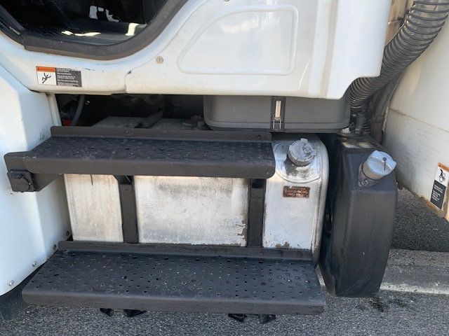 2014 Freightliner M2106 ENCLOSED UTILITY SERVICE TRUCK NON CDL COMPRESSOR AND GENERATOR - 22401976 - 83