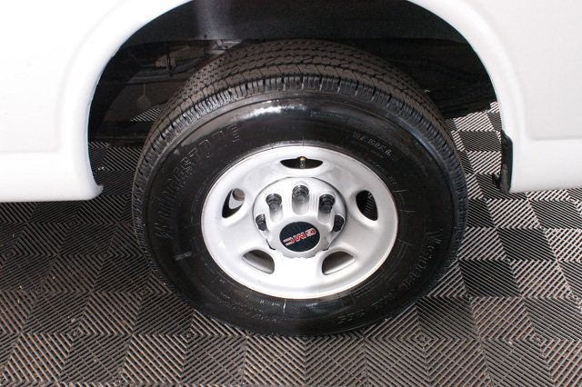 2014 GMC Savana Cargo Van RWD 2500 135" - 14930463 - 23