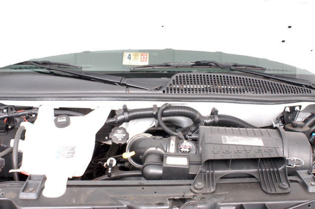 2014 GMC Savana Cargo Van RWD 2500 135" - 14930463 - 26