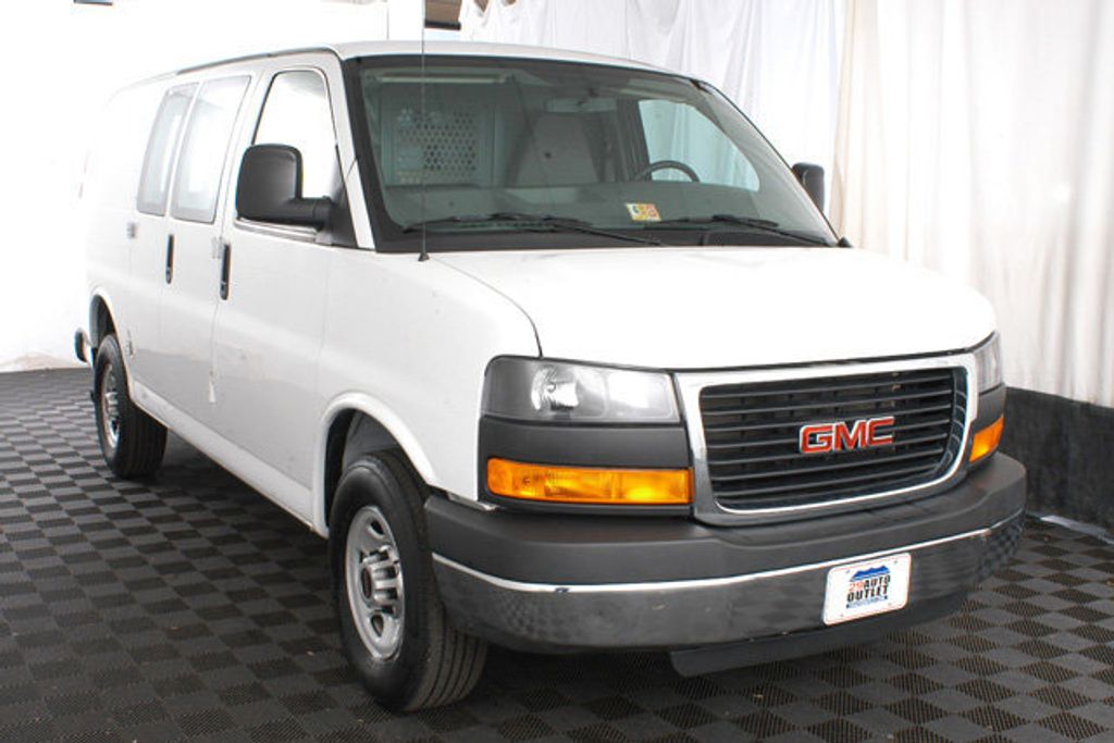 2014 GMC Savana Cargo Van RWD 2500 135" - 14930463 - 2