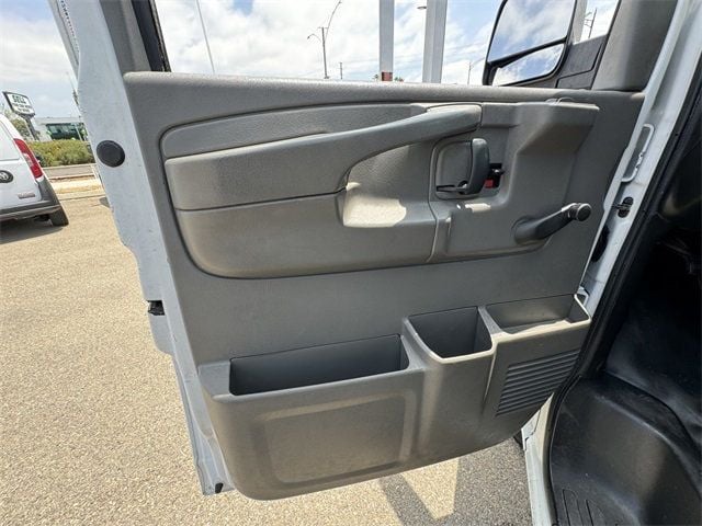 2014 GMC Savana Cargo Van RWD 2500 155" - 22443728 - 13