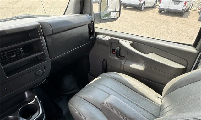 2014 GMC Savana Cargo Van RWD 2500 155" - 22443728 - 16