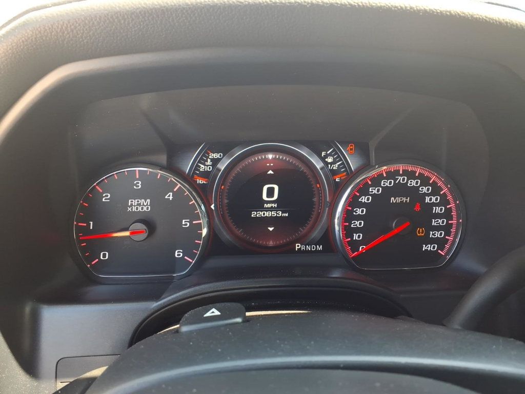 GMC Sierra photo 8