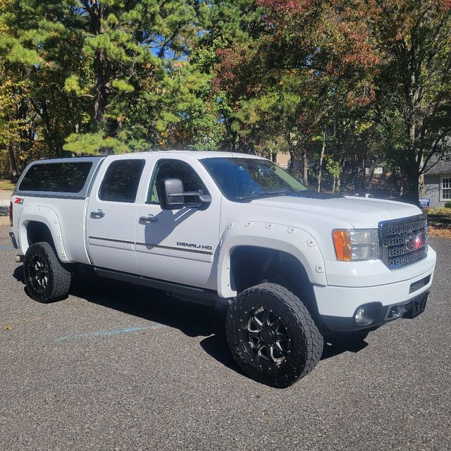 2014 GMC Sierra 2500HD 4WD Crew Cab 153.7" Denali - 22620491 - 3