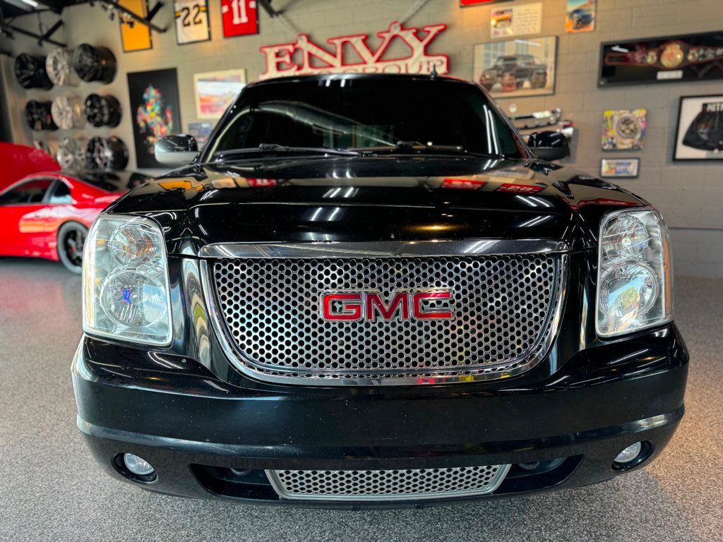 2014 Gmc Yukon Denali photo 2