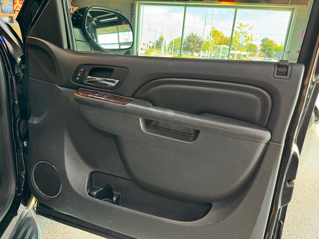 2014 Gmc Yukon Denali photo 31