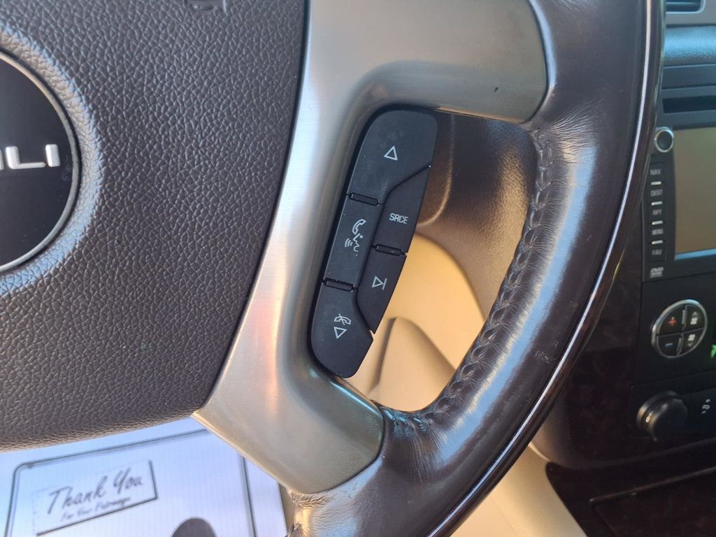 GMC Yukon XL photo 10