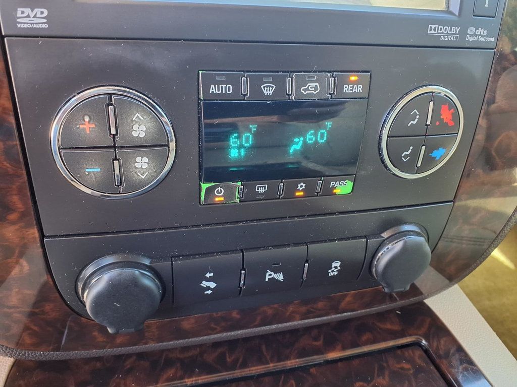 GMC Yukon XL photo 13