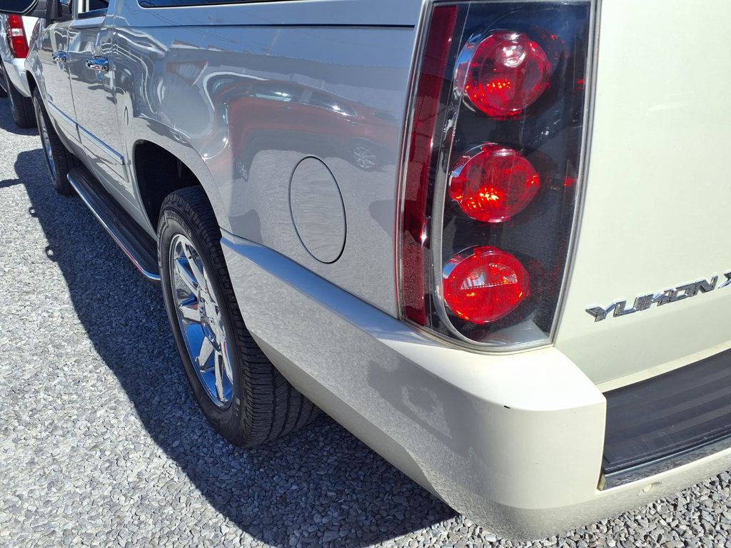GMC Yukon XL photo 21