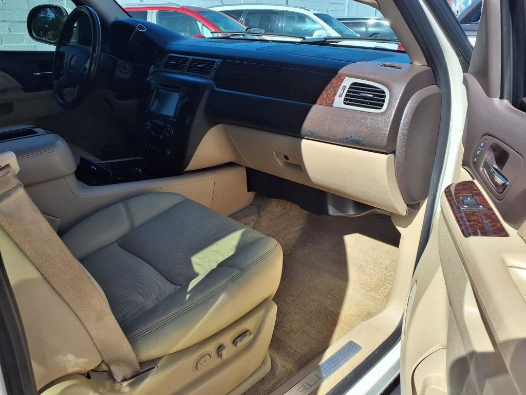 GMC Yukon XL photo 26