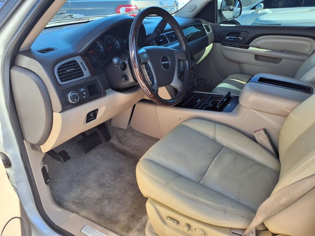 GMC Yukon XL photo 4