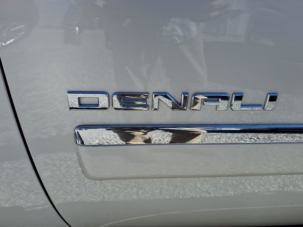 GMC Yukon XL photo 5