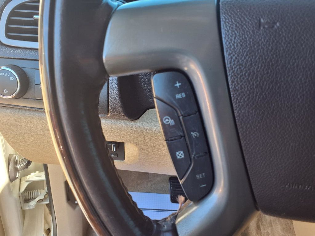 GMC Yukon XL photo 8