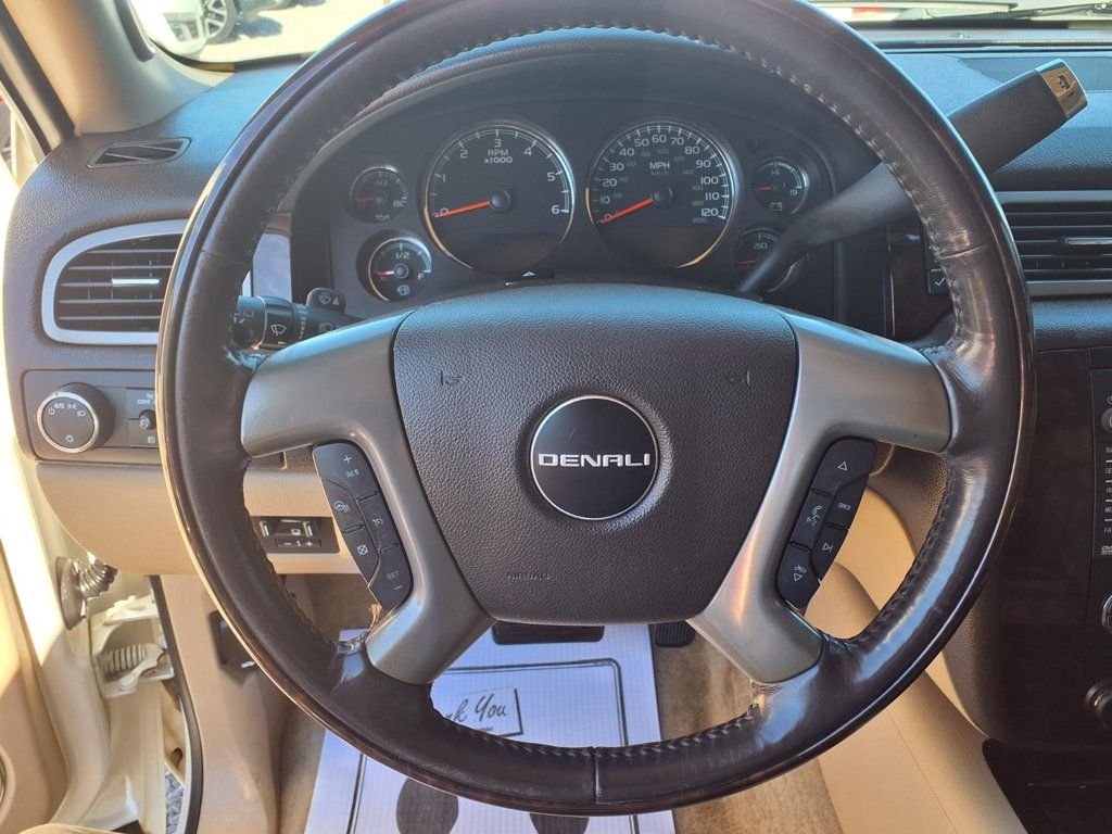 GMC Yukon XL photo 9