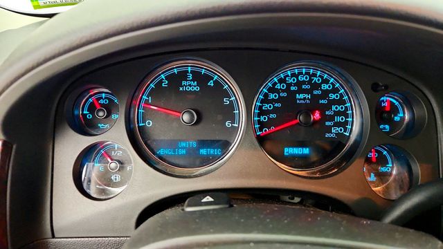 2014 GMC Yukon XL AWD 4dr Denali w/ Sunroof, Nav & Rear DVD Entertainment - 23087149 - 14