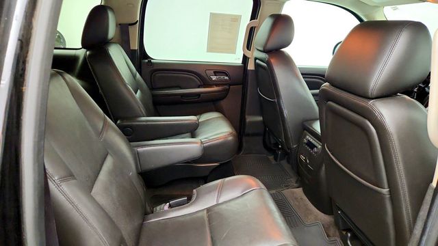 2014 GMC Yukon XL AWD 4dr Denali w/ Sunroof, Nav & Rear DVD Entertainment - 23087149 - 23